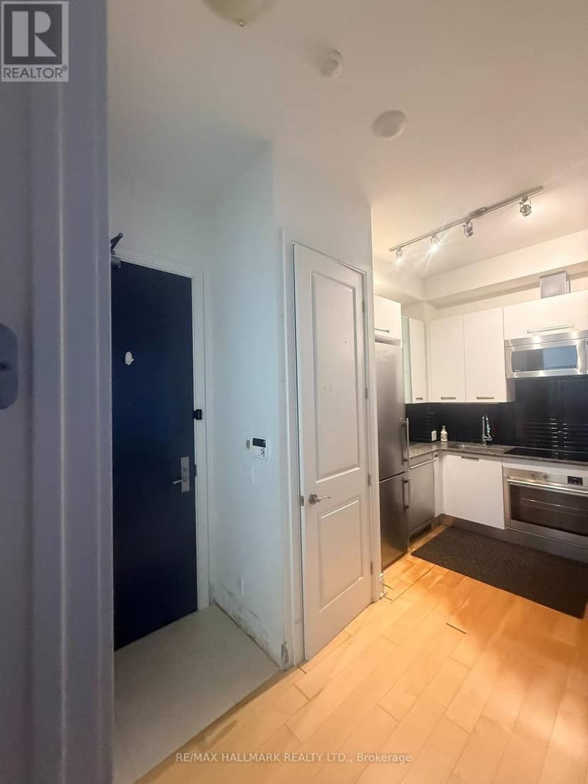 803 - 21 Balmuto Street — photo 11 of 13