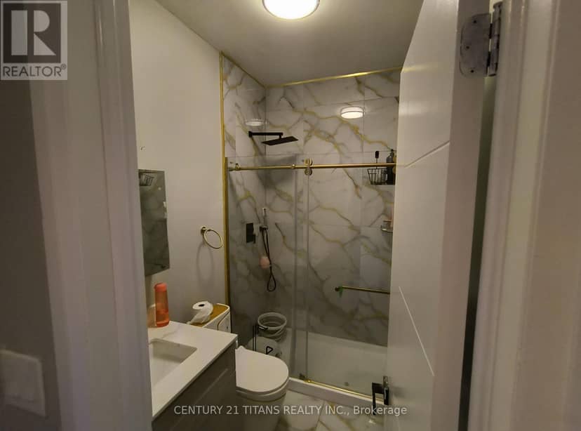 127 Wellington Street E — photo 8 of 12