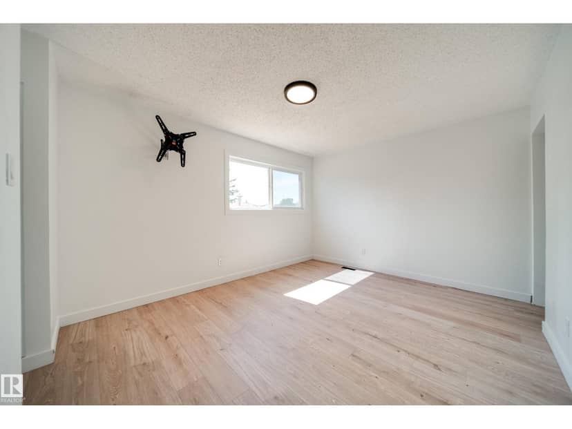 238 Grandin Vg — photo 17 of 39