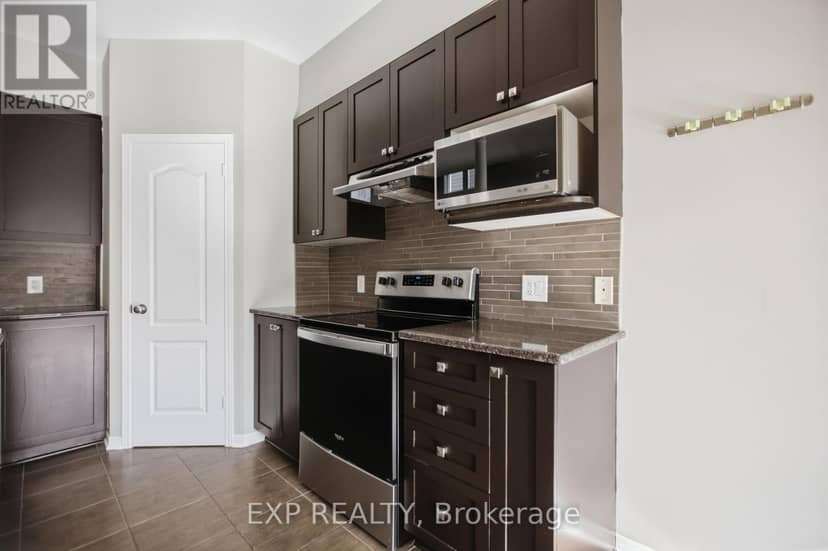 237 Eye Bright Crescent — photo 14 of 40