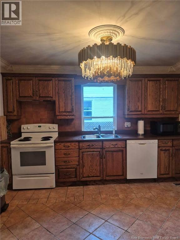 120 Pleasant Street — photo 10 of 40