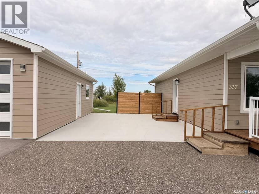 337 Railway AVENUE — photo 14 of 40