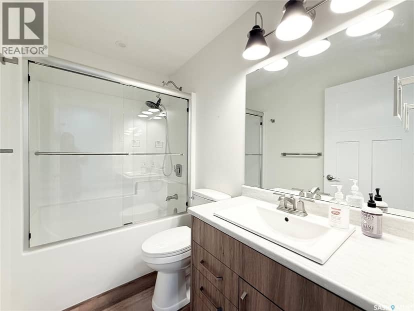 337 Railway AVENUE — photo 26 of 40