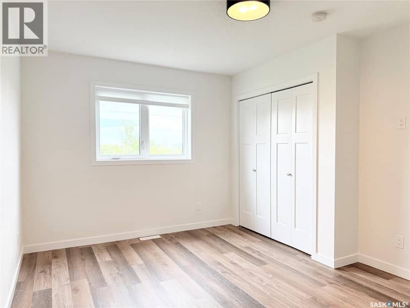 337 Railway AVENUE — photo 35 of 40