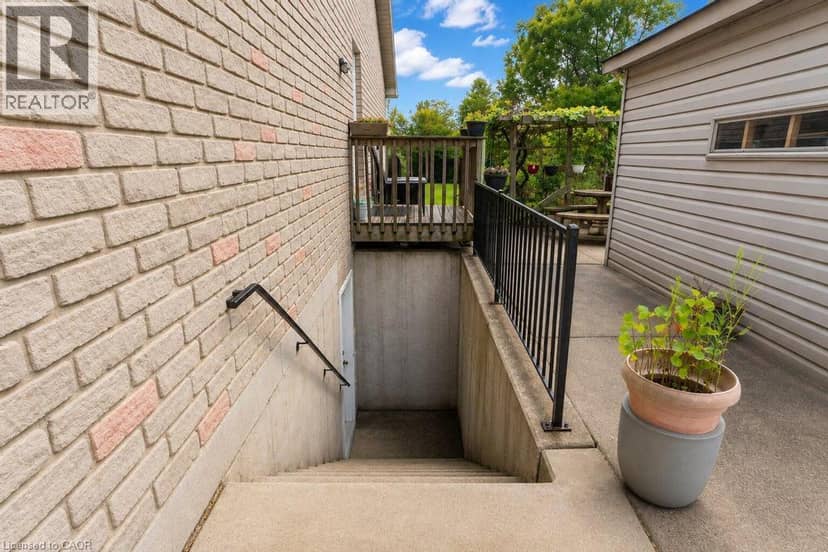 33 MARYVALE Avenue — photo 28 of 34