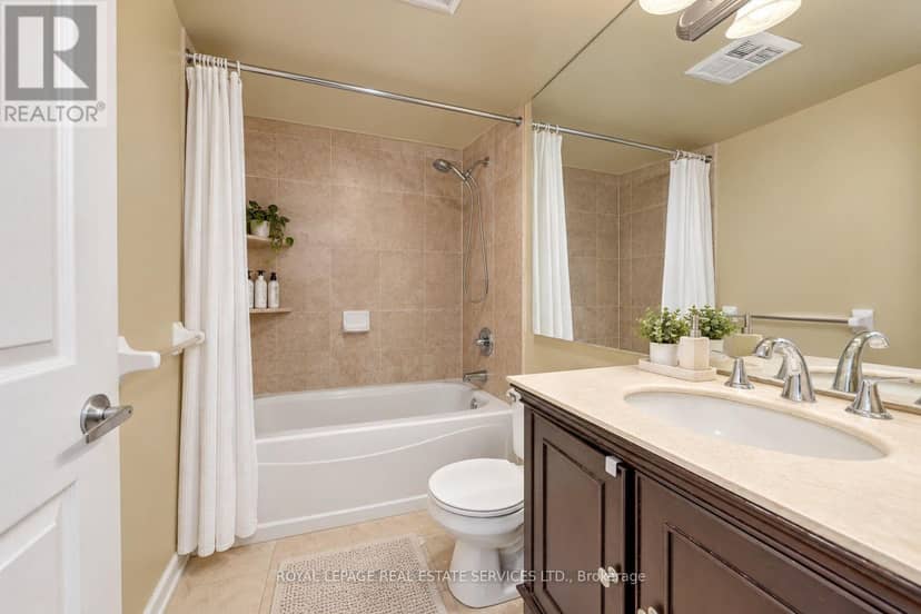 1433 - 3888 Duke Of York Boulevard — photo 14 of 31