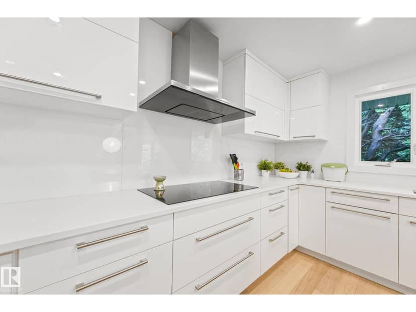 14128 98 AV NW — photo 13 of 40