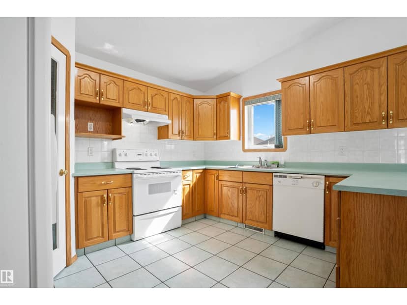 2915 151A AV NW — photo 14 of 40