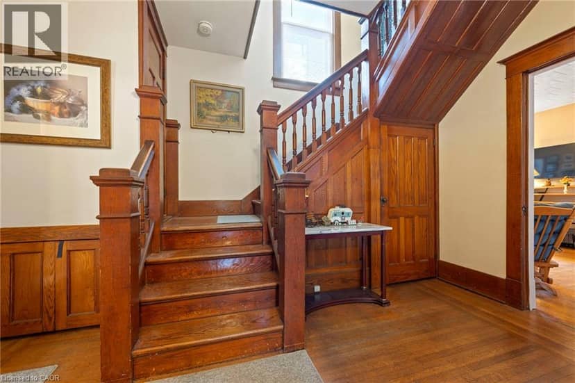 1040 BAY Street — photo 33 of 40