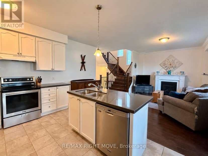 41 Primeau Crescent — photo 4 of 21