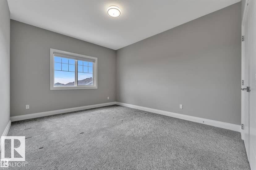 4902 38 ST — photo 27 of 40