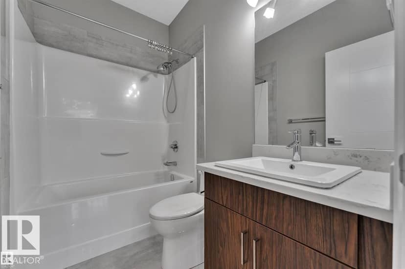 4902 38 ST — photo 30 of 40