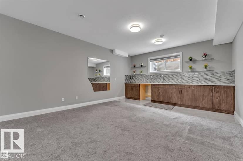 4902 38 ST — photo 36 of 40