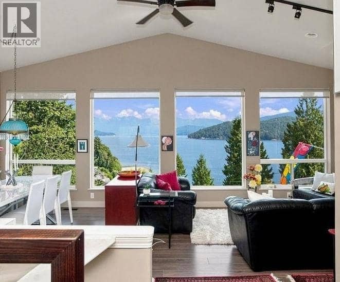 491 WOODLAND AVENUE, Gibsons