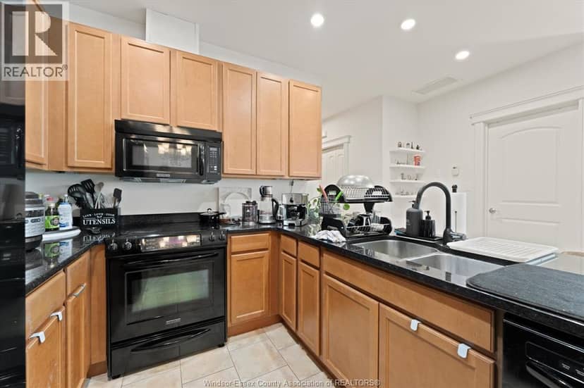 1225 RIVERSIDE DRIVE West Unit# 1103 — photo 11 of 40
