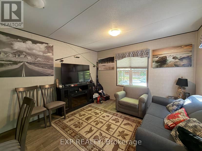 740 Poplar Cres - 1047 Bonnie Lake Camp Road — photo 5 of 21