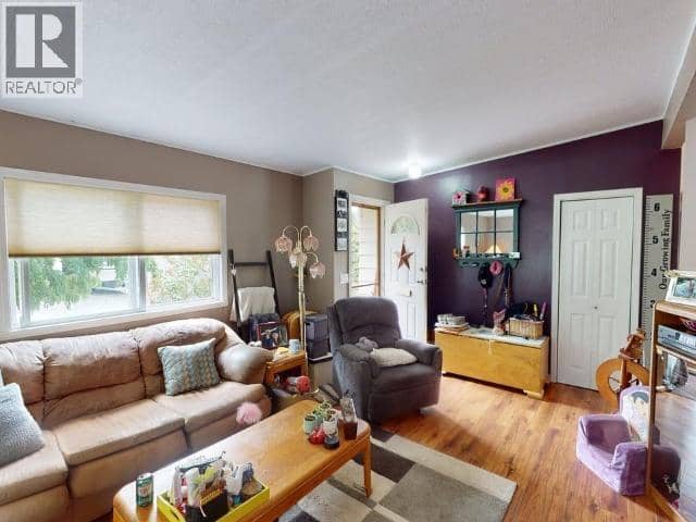 26-6271 MCANDREW AVE, Powell River, photo 2