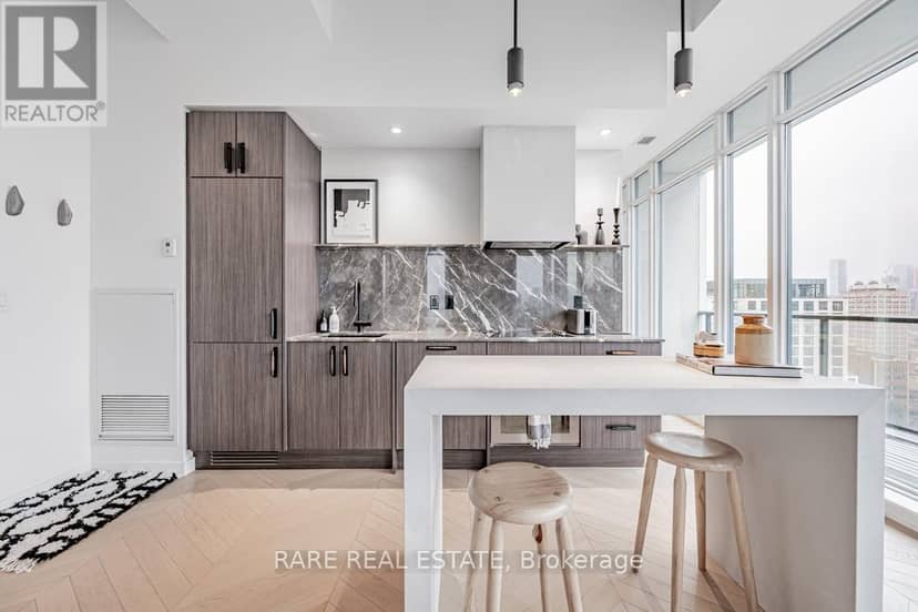 PH5 - 297 College Street — photo 15 of 40