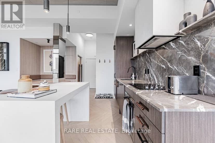 PH5 - 297 College Street — photo 17 of 40