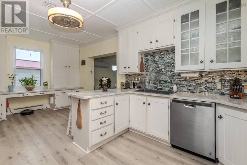 36 Seaview Drive — photo 18 of 40