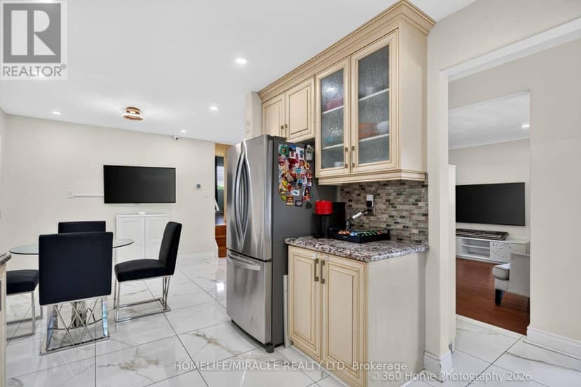 178 Kingsview Boulevard — photo 14 of 25