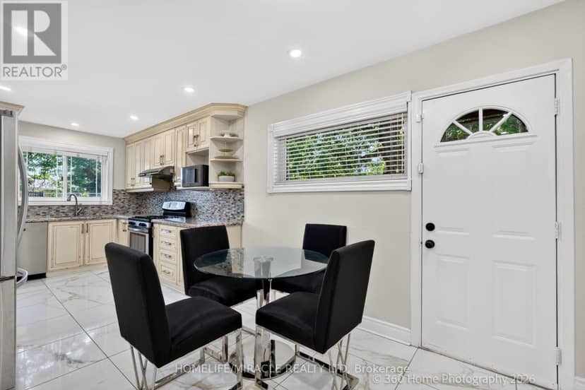 178 Kingsview Boulevard — photo 15 of 25