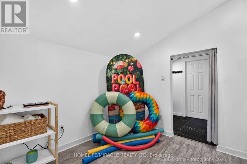 178 Kingsview Boulevard, Toronto, photo 4