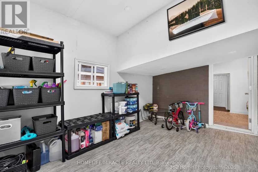 178 Kingsview Boulevard — photo 9 of 25