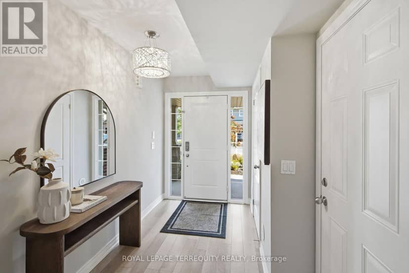 52 Artania Street, Oshawa, photo 4