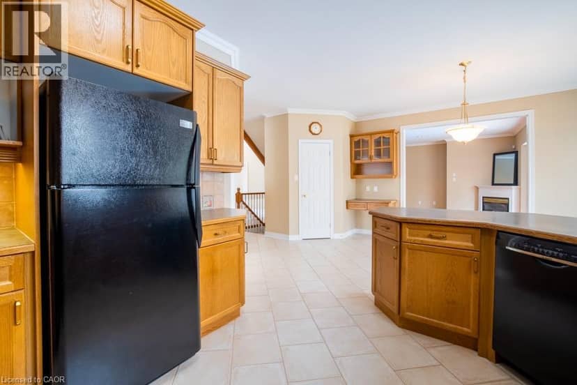 8 SOPHIE Court — photo 14 of 40