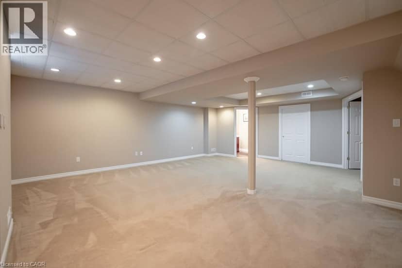 8 SOPHIE Court — photo 37 of 40