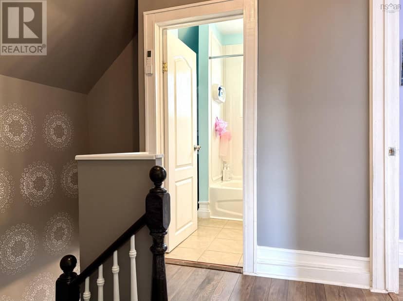 22 Chamberlain Street — photo 40 of 40
