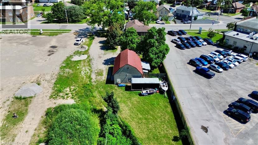 135 SHERWOOD Drive, Brantford, photo 2