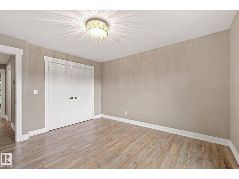 10637 128 ST NW — photo 35 of 40