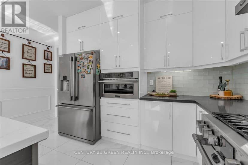 16 Grendon Crescent — photo 12 of 40