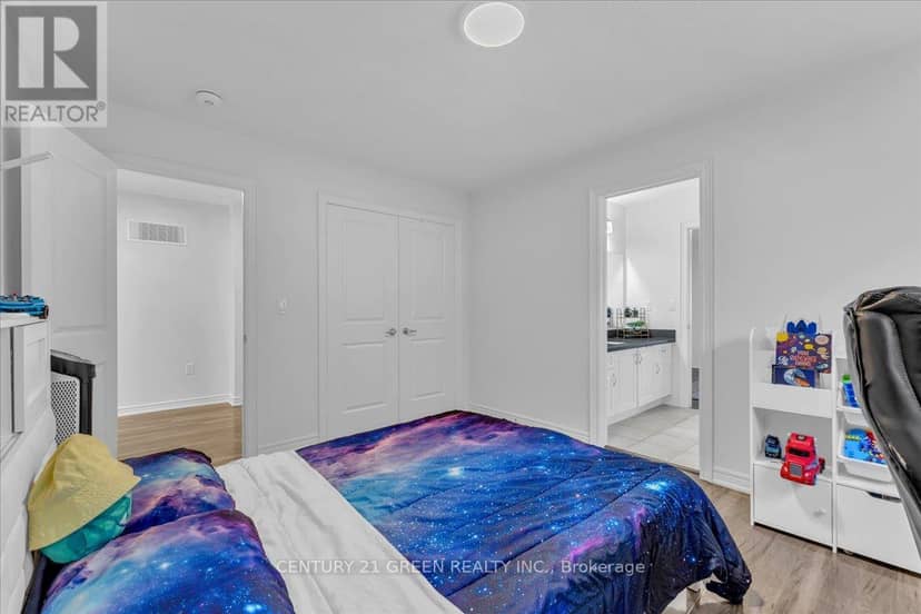 16 Grendon Crescent — photo 31 of 40