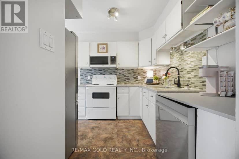 12 - 65 Scott Street — photo 13 of 40