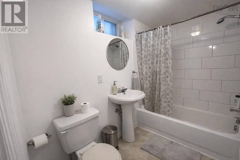 5571 Fenwick Street — photo 19 of 31