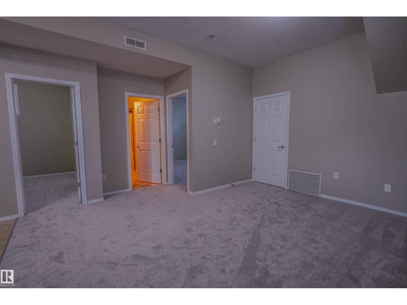 122 142 Selkirk PL — photo 12 of 33