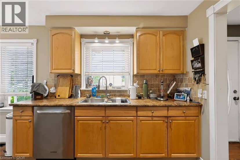 1046 SHEPHERDS Drive — photo 11 of 40