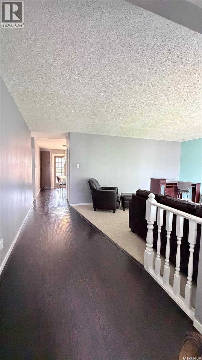 508 McGillivray STREET — photo 15 of 40