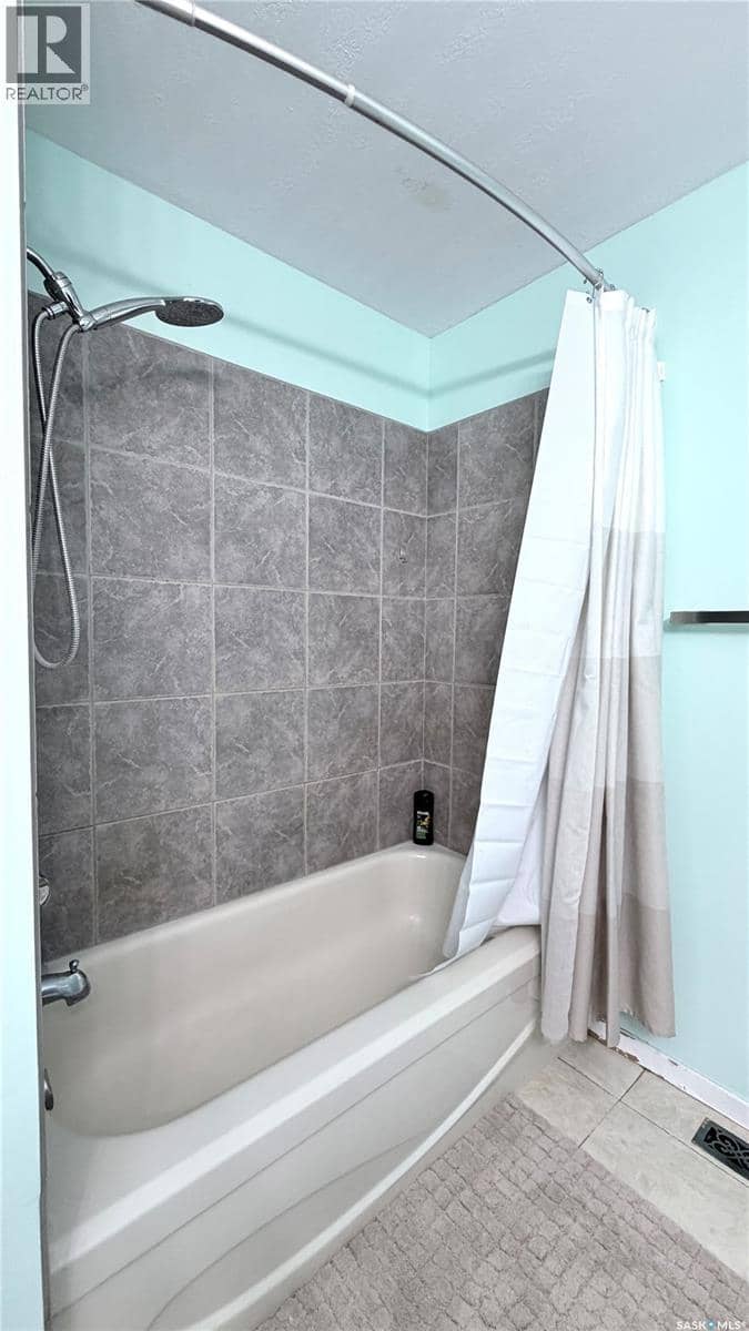 508 McGillivray STREET — photo 30 of 40