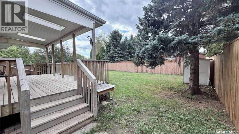 508 McGillivray STREET — photo 8 of 40