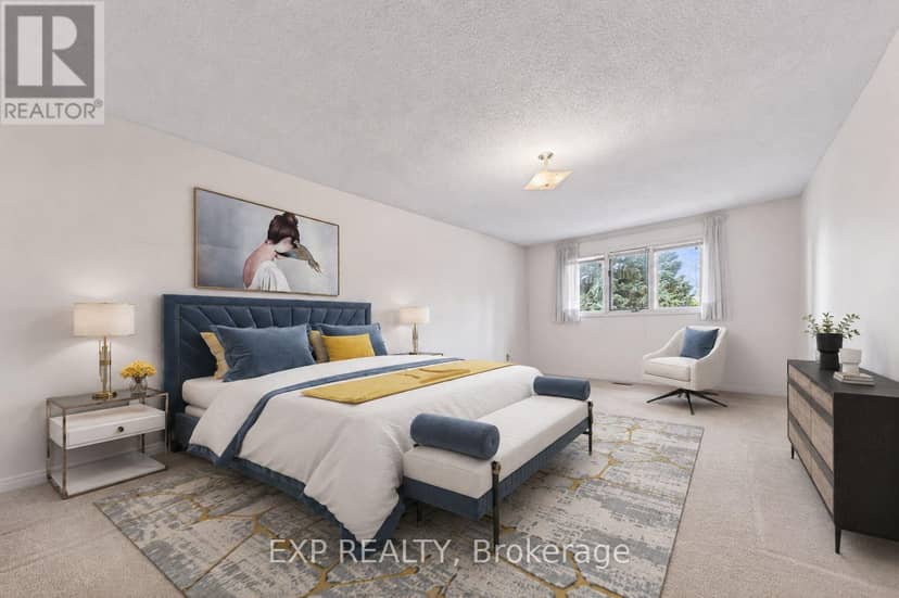 51 Sanderson Crescent — photo 11 of 19