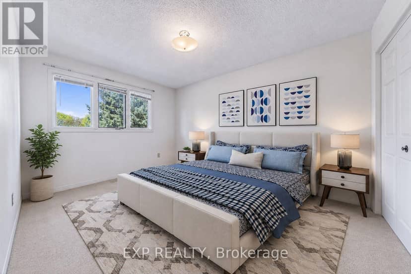 51 Sanderson Crescent — photo 14 of 19