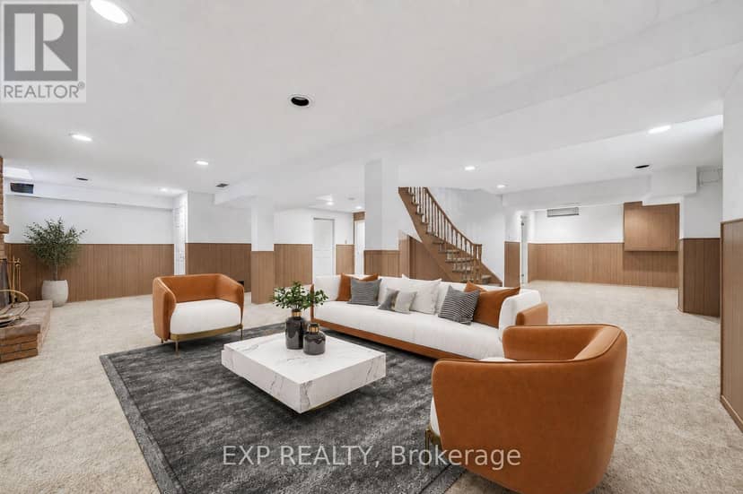 51 Sanderson Crescent — photo 18 of 19