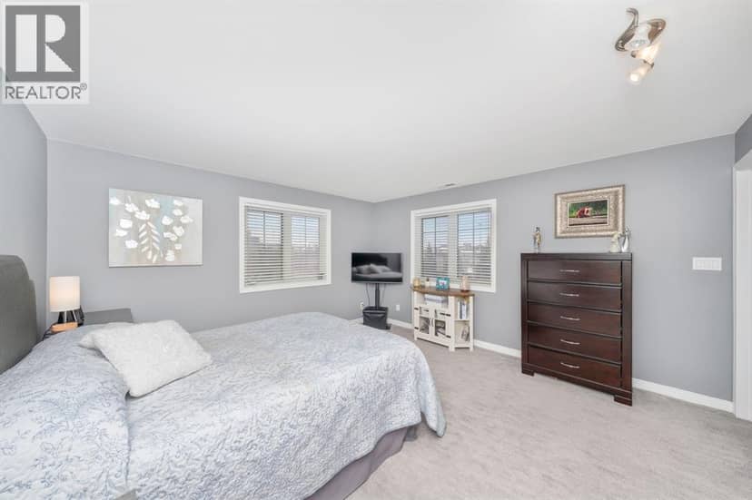 1520 Venetian BOULEVARD Unit# M201 — photo 14 of 40