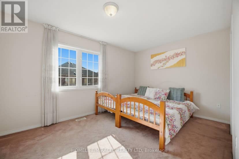 101 Crystalview Crescent — photo 21 of 40