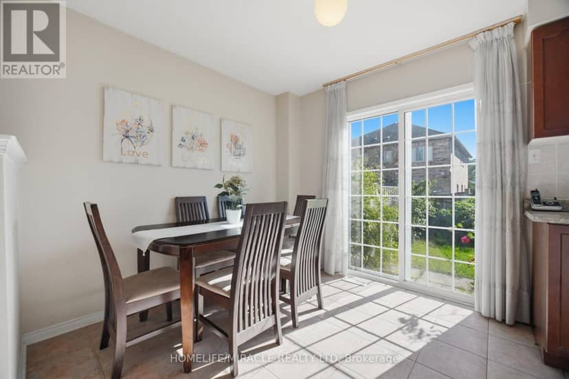 101 Crystalview Crescent — photo 10 of 40