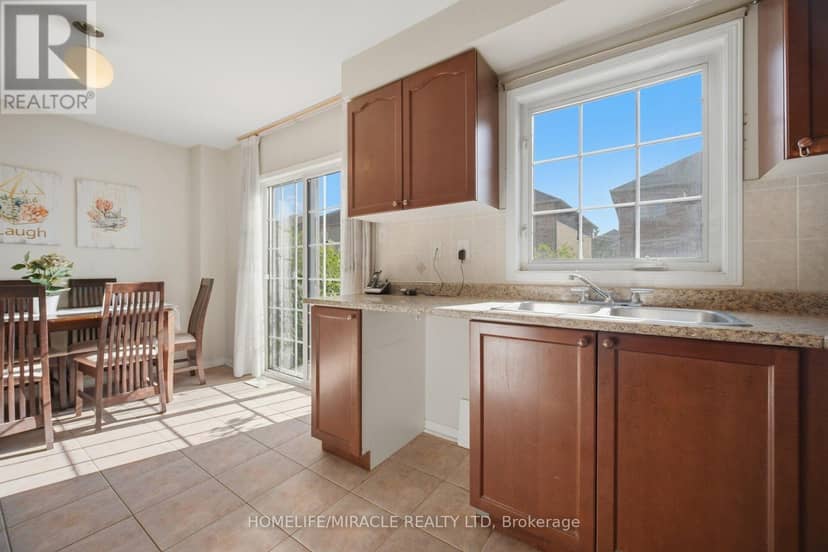101 Crystalview Crescent — photo 16 of 40